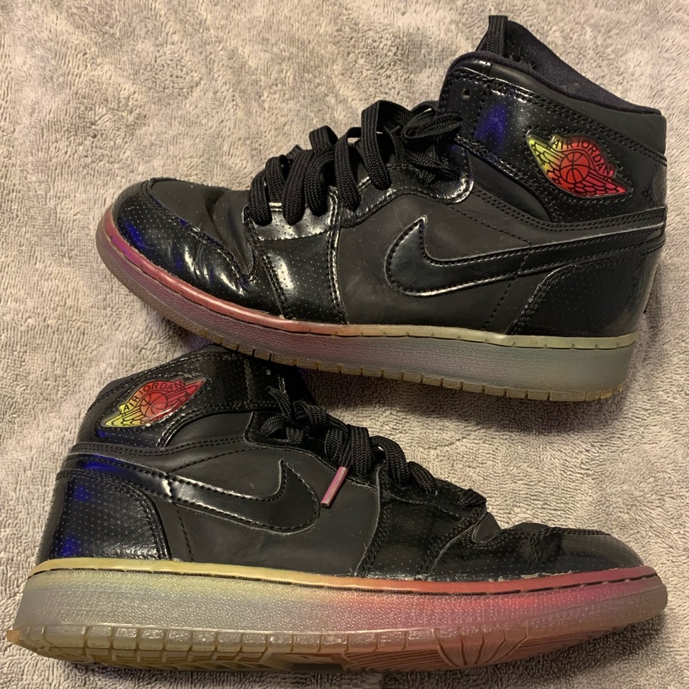 Nike Air Jordan retro fuchsia rainbow. Size 4.5Y